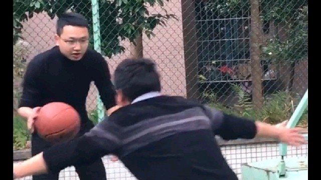 打的不是球，打的是人情世故