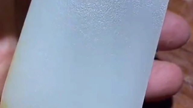 老玩家也容易上当的俄料仿和田玉籽料切料