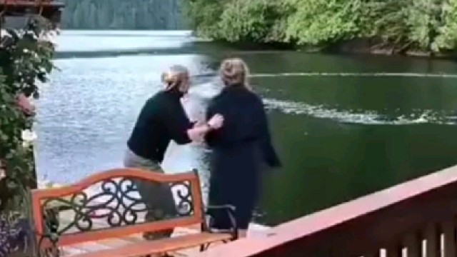 看来所谓的惊喜，不仅是林深时见鹿和海蓝时见鲸