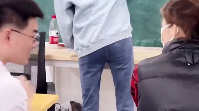 沙雕女孩欢乐多