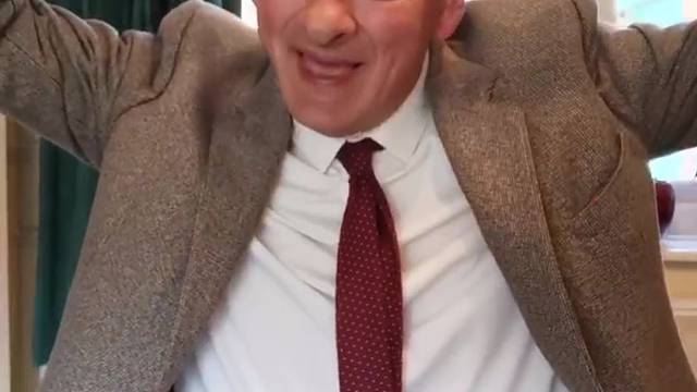 可可爱爱，奇奇怪怪，快艾特你最好的朋友一起跳这个舞吧！话说今天又忘了带泰迪！#可爱比心舞