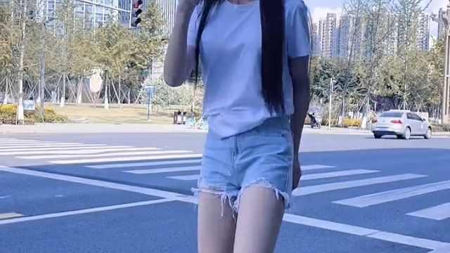 载梦穿云，路过星河。闪光的你，也奔向我。
