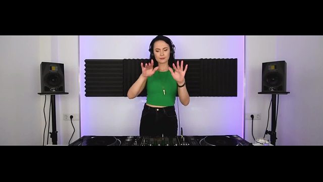 DJ打碟(电子音乐)电音云蹦迪之 -Noemi Black