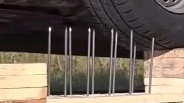 我想问是摄影师在轮胎里面拍的吗？