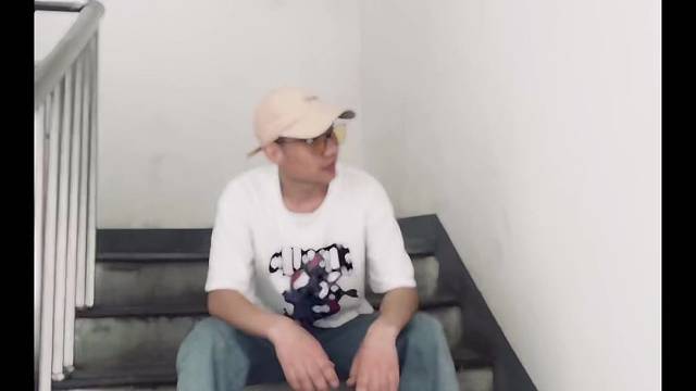 你知道就算大雨让这座城市颠倒，我会给你怀抱