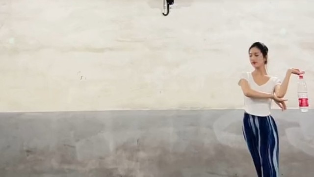 我提着一壶82年的农夫酒来了…快解封吧不然人快傻了