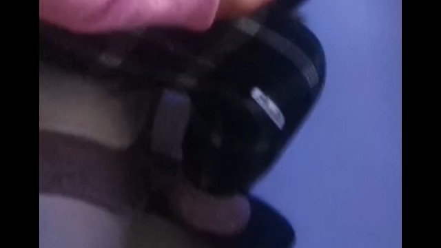 踩着高跟鞋，看着动画片