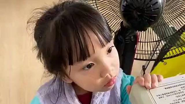 小孩子嘛，从小就需要教育的