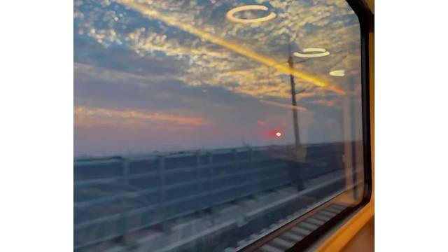 日落归山海，山海藏深意