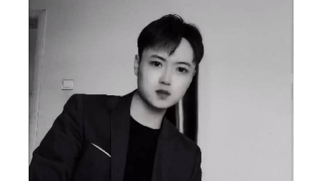 有些路不走心不甘，走了满身伤痕，人生就是这样无论怎么走，都有遗憾。