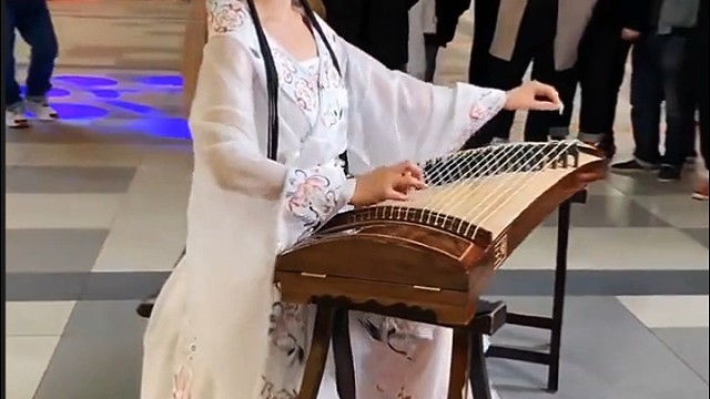 痴心作候，几度消瘦等几度春秋