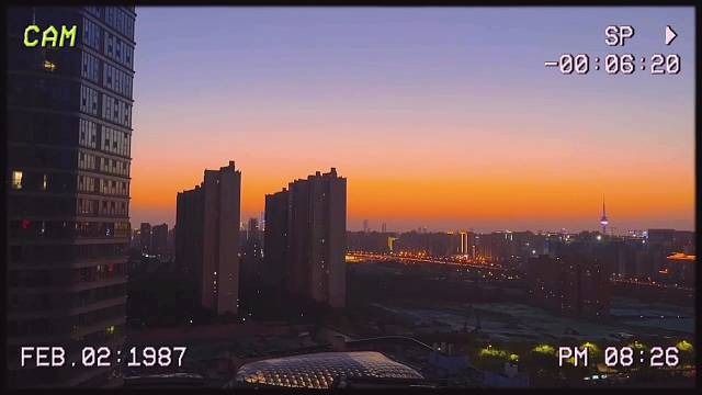 比起早上的太阳升起
我更喜欢下午的落日余晖