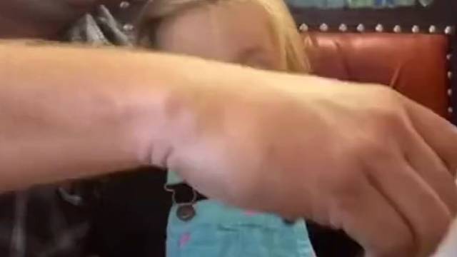 小女孩：通过这件事你明白了什么？