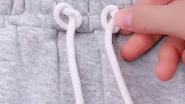 一看就会的裤子绳打结法...