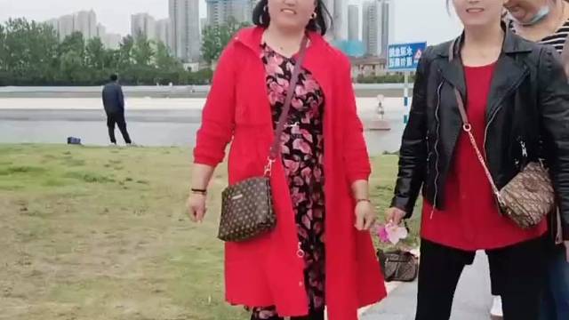 开开心心的玩欢迎大家点赞转发后续更多作品