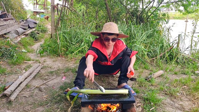 野炊面条哥烧烤大葱，大葱包香肠，太美味了