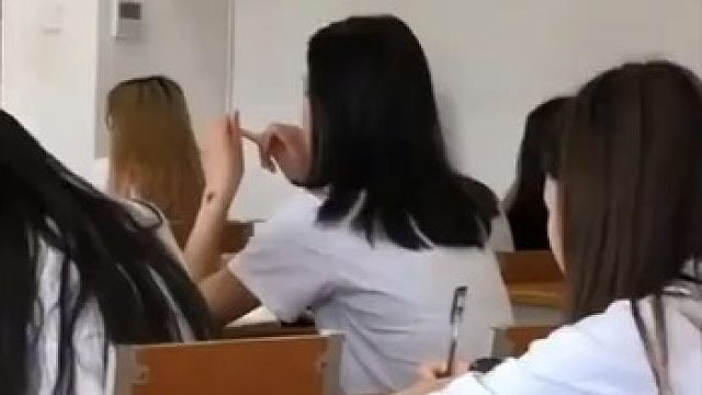 该不该告诉她呢