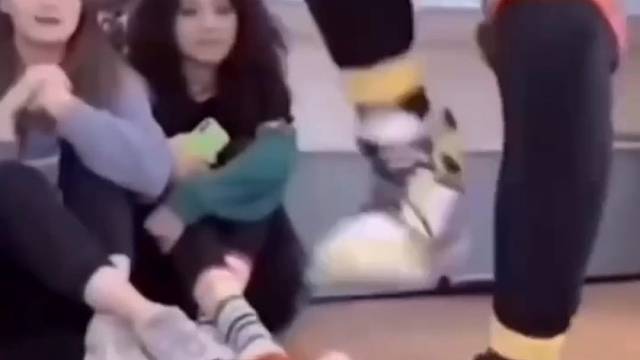 这大哥也真敢尝试