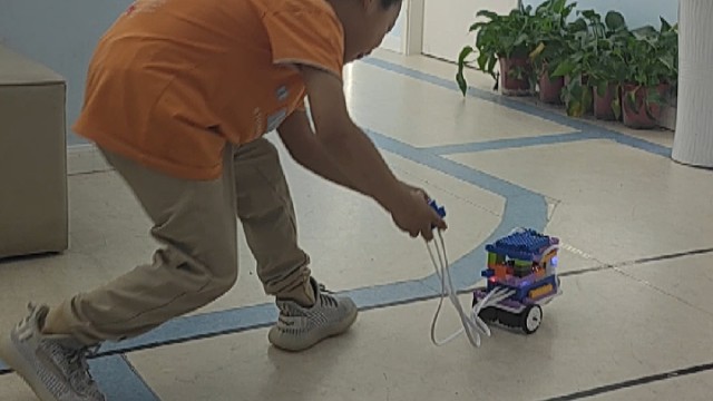 第一次接触机器人课