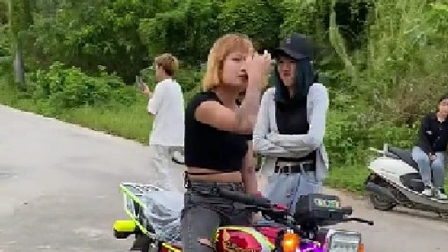 开上这台车就是精神小妹吗？