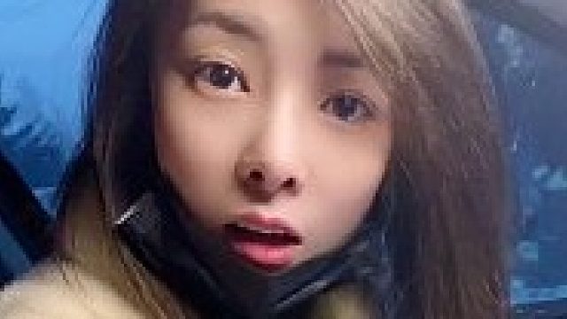 我在尝试哪个锅给他煮晚饭更顺手