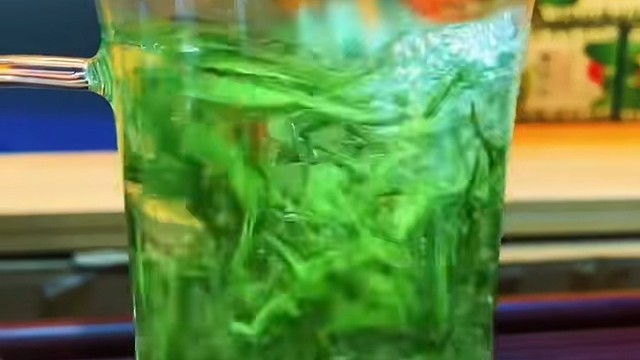 明前极品小龙芽雀舌，口感超好！雀舌茶具有清心、明目、降压、消炎、解毒、帮助消化等功能。常饮此茶