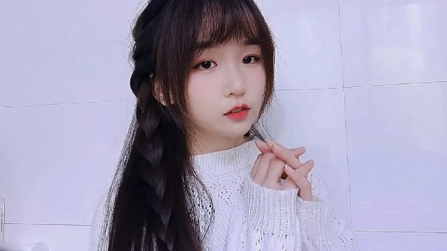 如果睡之前和喜欢的人聊天的话第二天的心情也会很好吧