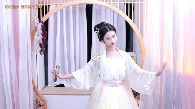 【青然】是谁家的俏皮小娘子呀~