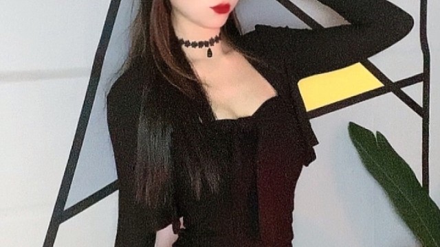 小姐姐听说某人喜欢奥特曼！