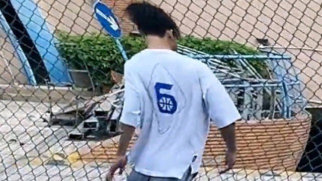 兄弟刚和女朋友分手喊我出来打球