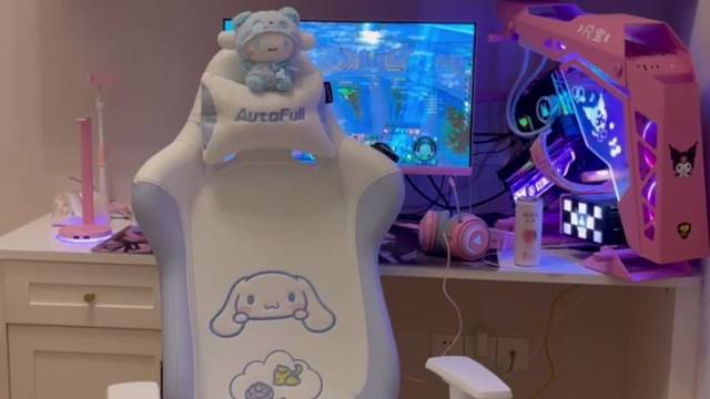 新换了玉桂狗电竞椅哦
nice～～