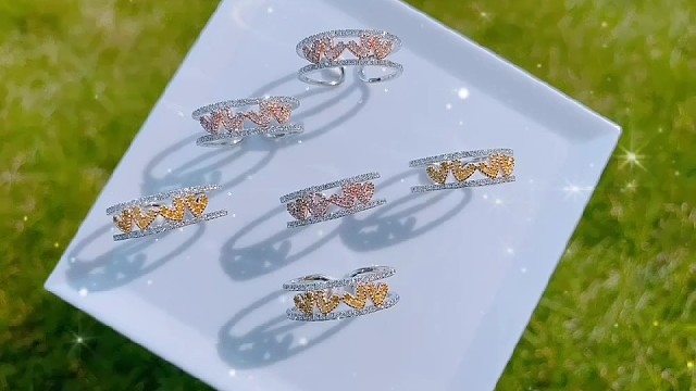 浪漫高级感时尚爱心满钻戒指，气质百搭！
粉钻温柔，黄钻璀璨！