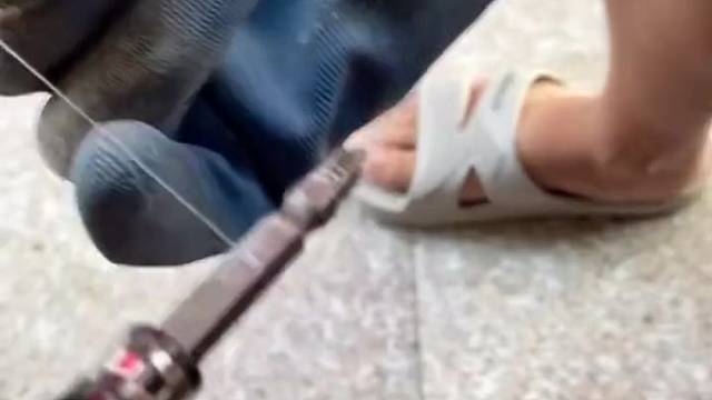 小蜘蛛请在大蜘蛛的陪同下观看