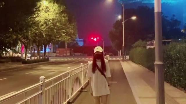 啥也不会，表演个才艺吧