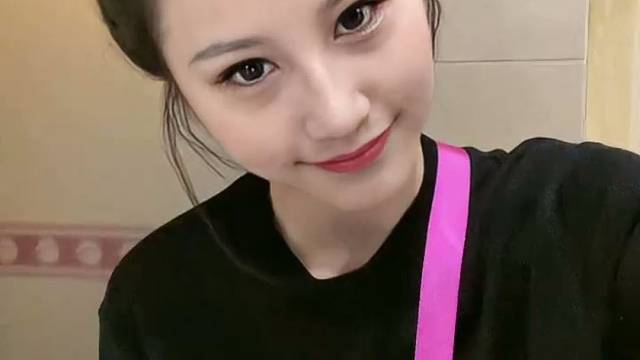 姑娘我生来坚强，只要没死就能笑的很猖狂。