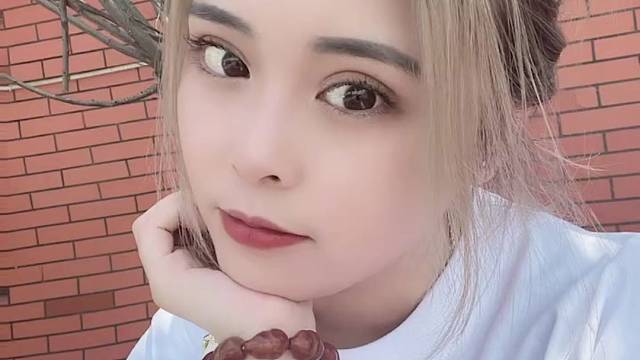 情绪这个东西是真心不好控制，开心的时候空气都是甜的，心烦的时候连呼吸都觉得困难