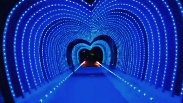 本是应该快乐的时光，却把自己弄得一身伤，为了一个人付出了青春