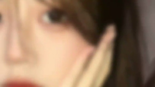 别人睡前烦恼:什么时候才能恋爱
我睡前烦恼:这被子到底哪边长哪边短