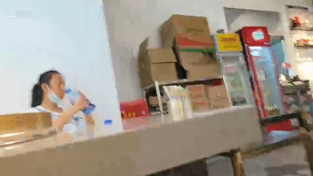挂壁女