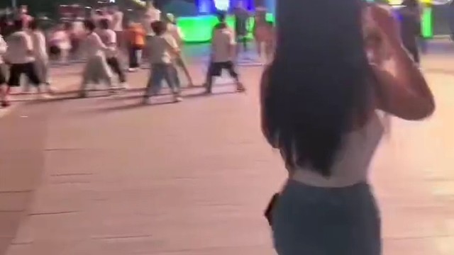 取悦自己，做自己，好好生活，好好工作，好好休息，热爱运动，坚持自律，做那个最好