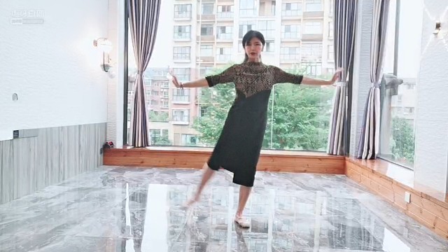 “匆匆不语的…”手臂和头教学