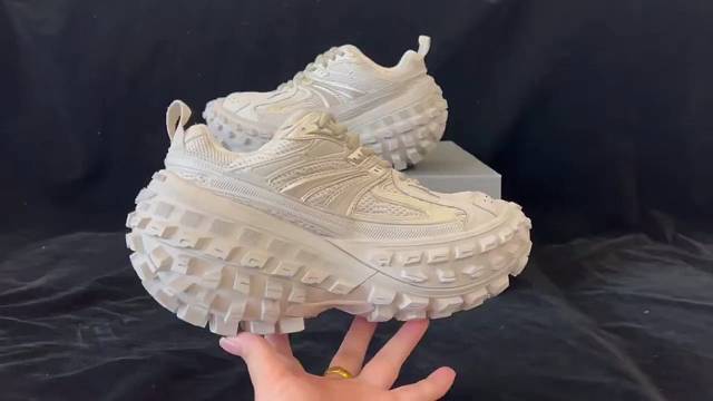 经典轮胎鞋最亮的仔