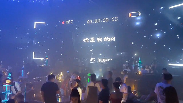 “是我的爱太小声，还是你假装听不见”