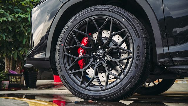 凌志RX300升级TEI高性能刹车套件， S系列前S60后S40一体卡钳