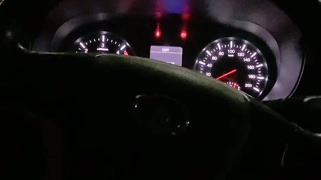 晚回的人一定很孤独吧...