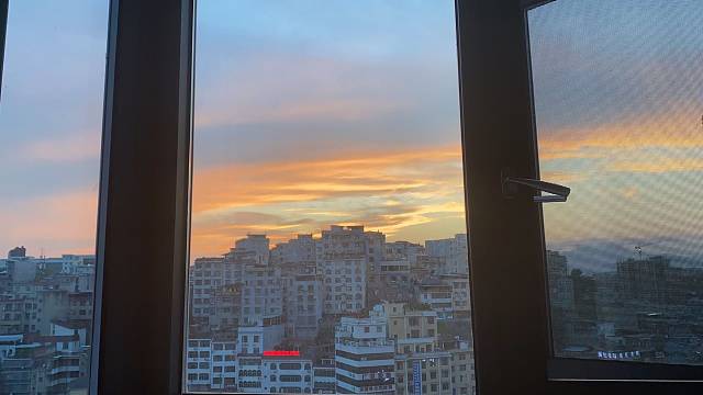 再美的夕阳也想与你共赏。