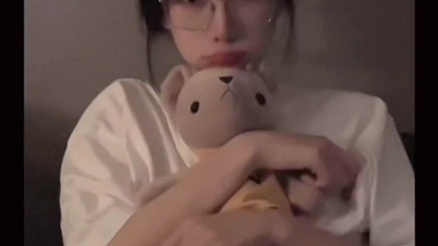 嫌我太粘人？那你起诉我吧