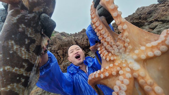 连续下雨半个月，岛上水坑没人盘鱼获都泛滥了，今天又赚大了