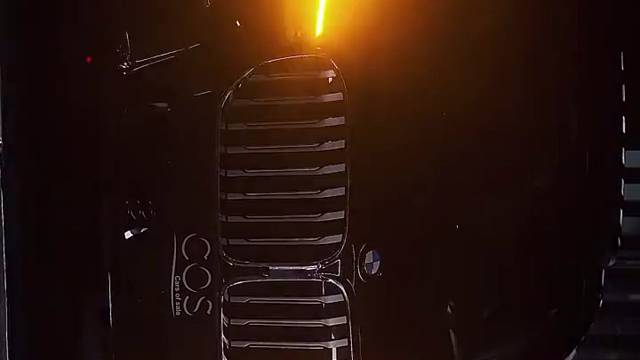 野性豪华轿车！宝马740