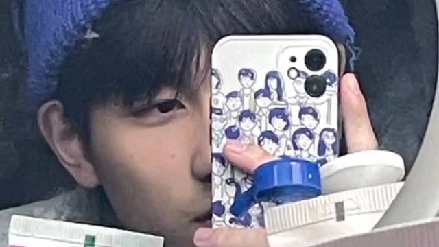 本人长这样哈哈哈哈哈，应该不算丑